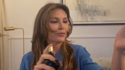 The Harmonist founder Lola Tillyaeva uses Royal Earth on her wrist.