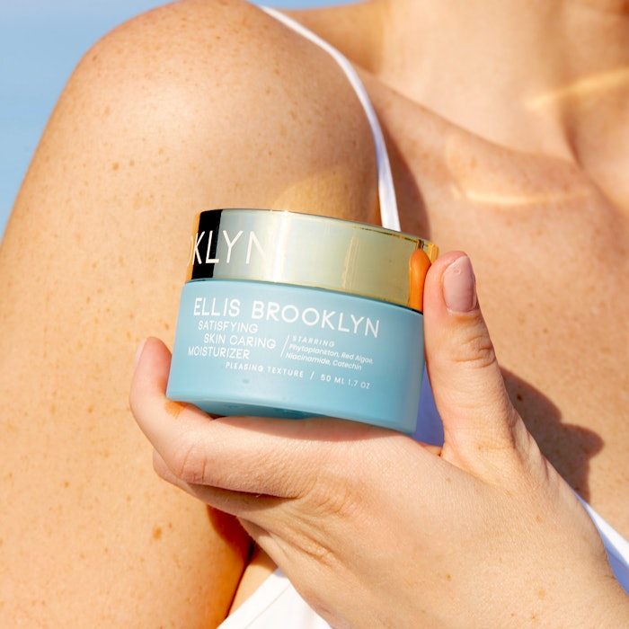 The Satisfying Skin Caring Moisturizer features a soothing vanilla-scent created by proprietary blend of natural extracts with no allergens.