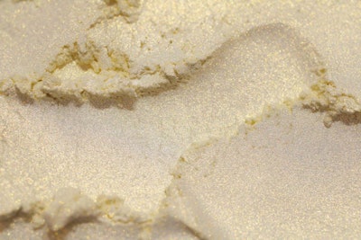 Flamenco Summit Orange is based on a multilayer technology that provides a rich, clean orange color and bright reflectivity.