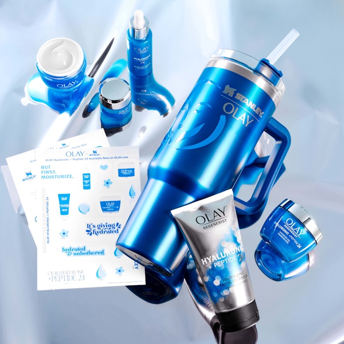 The Hyaluronic + Peptide 24 Moisturizer traps moisture deep into the skin’s surface layers for 24 hours.