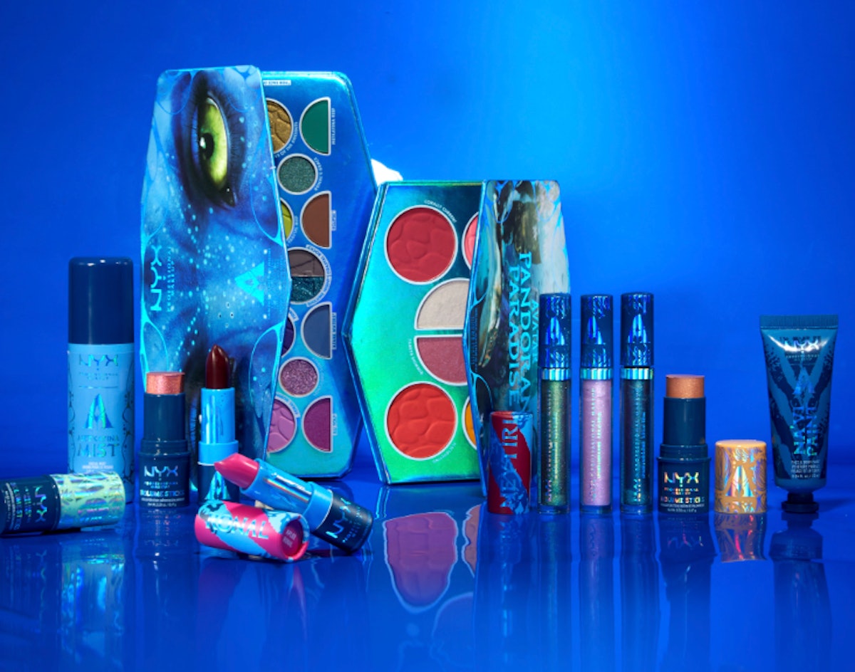 About-Face By Halsey Unveils Limited-Edition Makeup Kits For The Holidays