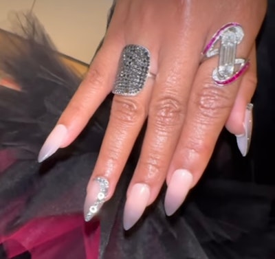 Quinta Brunson's 2023 Golden Globes mani by Temeka Jackson.