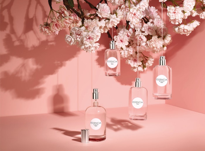 Aptar’s spray technology creates an authentic sensory experience, with a choice of dosages of 70 ml, 100 ml or 130 ml per stroke, delivered in the brand’s chosen spray pattern.