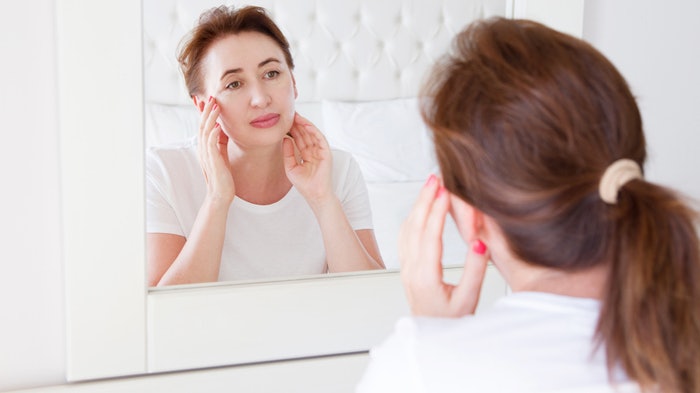 Givaudan conducted two clinical tests versus placebo on a total of 84 volunteers and established that Gravityl is able to relaunch the production of collagen fibers in mature skin, increase collagen content and improve firmness and elasticity.