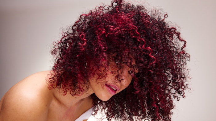 The system's ME-PPD (2-methoxymethyl-para-phenylenediamine) formulations serve as an alternative to PPD and PTD formulations, thereby reportedly addressing concerns over allergic reactions.