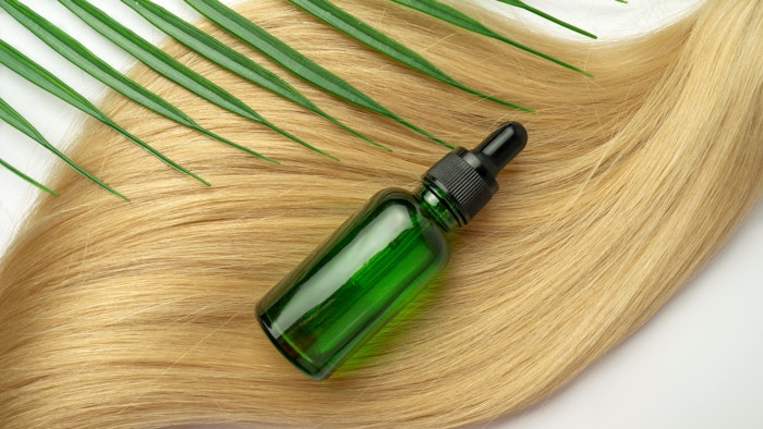 This hair serum meets EU guidelines for D4 content and can be used both as a leave-on serum for regular grooming and as a wash-off product when used to treat lice and nits.