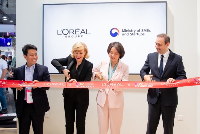 Ribbon cutting at L’Oréal’s North Asia 'Big Bang Program” launch ceremony.