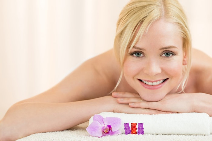 Two gummies provide the daily recommended 225 mg dose of Eternalyoung.