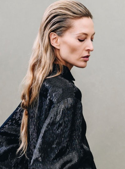 Mane Volume and Loose Knotted Ends