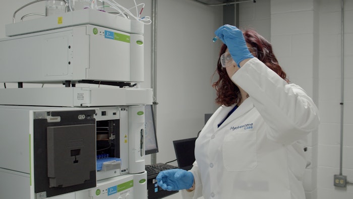 The process utilizes ultrafine bubbles to deliver active ingredients to cells more efficiently and completely.