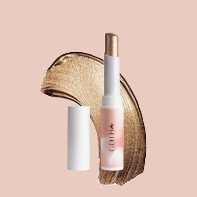 The water-based Antarctica eyeshadow stick features pearlescent metallic color with a cooling sensoriality.