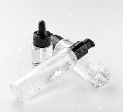 Epopack's AX series bottles offer both a small and tall option, available in 18 ml and 60 ml sizes, respectively, with both maintaining a glossy finish and cylindrical appearance.