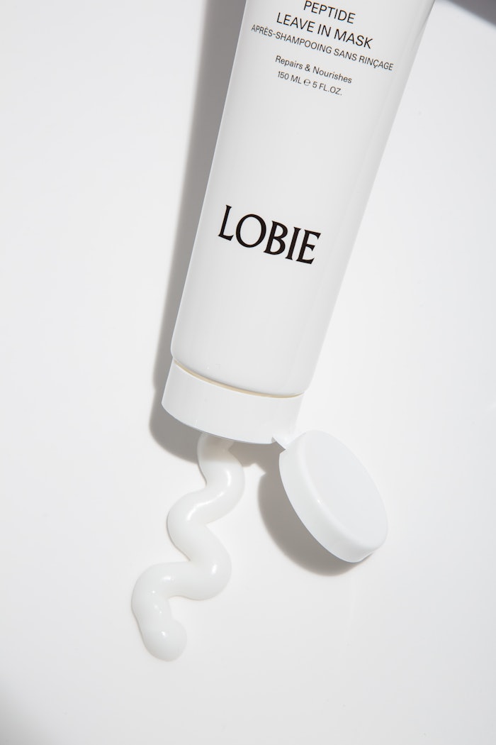 The mask features the biotech-derived Lobie Peptide, which comprises 123 amino acids to support polypeptide chains and disulfide bonds damaged by bleaching, coloring, chemical treatments and heat styling.