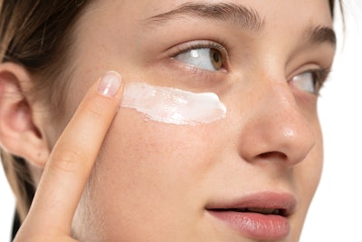 Carbopol Fusion S-20 polymer has a smooth flow that provides a light, soft sensory experience on the skin.