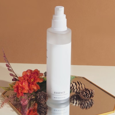 Lady Burd’s Essence plumps and hydrates the skin while supporting the effectiveness of other skin care products.