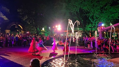 The Sunset Carnival Celebration Dinner, sponsored by Provital, was held at the Brazil, Argentina and Paraguay three borders meeting point. Attendees experienced the vibrant dances, foods and libations of each culture, captivated by the energy of the Brazilian Carnival.