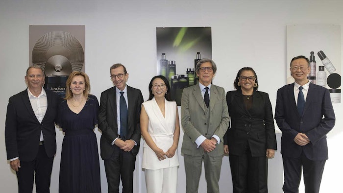 The board serves as a forum for the exchange of cutting-edge ideas, innovative thinking and rigorous challenge to strengthen efforts and help shape future skin care.