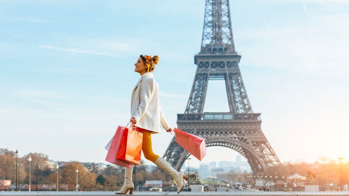 beauty shopper France Eiffel Tower