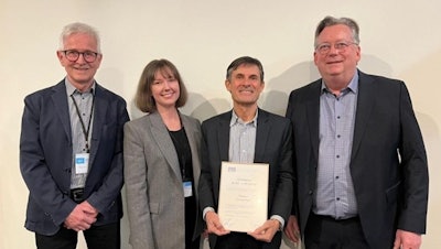 Members of the esteemed Kurt J. Pfeiffer Memorial Award committee with Fred Zülli, Ph.D. (from L): Rainer Voegeli (DSM Nutritional Products), Franziska Wandrey, Ph.D., and Fred Zülli, Ph.D. (Mibelle Biochemistry) and Philippe Auderset, Ph.D. (president of the Swiss SCC)
