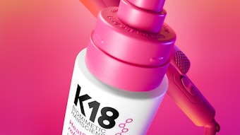 HeatBounce is designed for use on damp or dry hair and protects against heat, mechanical damage and UV exposure. Its lightweight cream-to-mist formula ensures conditioning without added weight, making it suitable for all hair types.