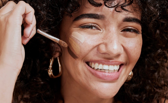 'I didn't want to choose between comfort and performance anymore. Two years, and hundreds of formulations later, we're able to reveal new Hyper-Bond technology…” says Marina Kalenchyts, co-founder of Wonderskin.