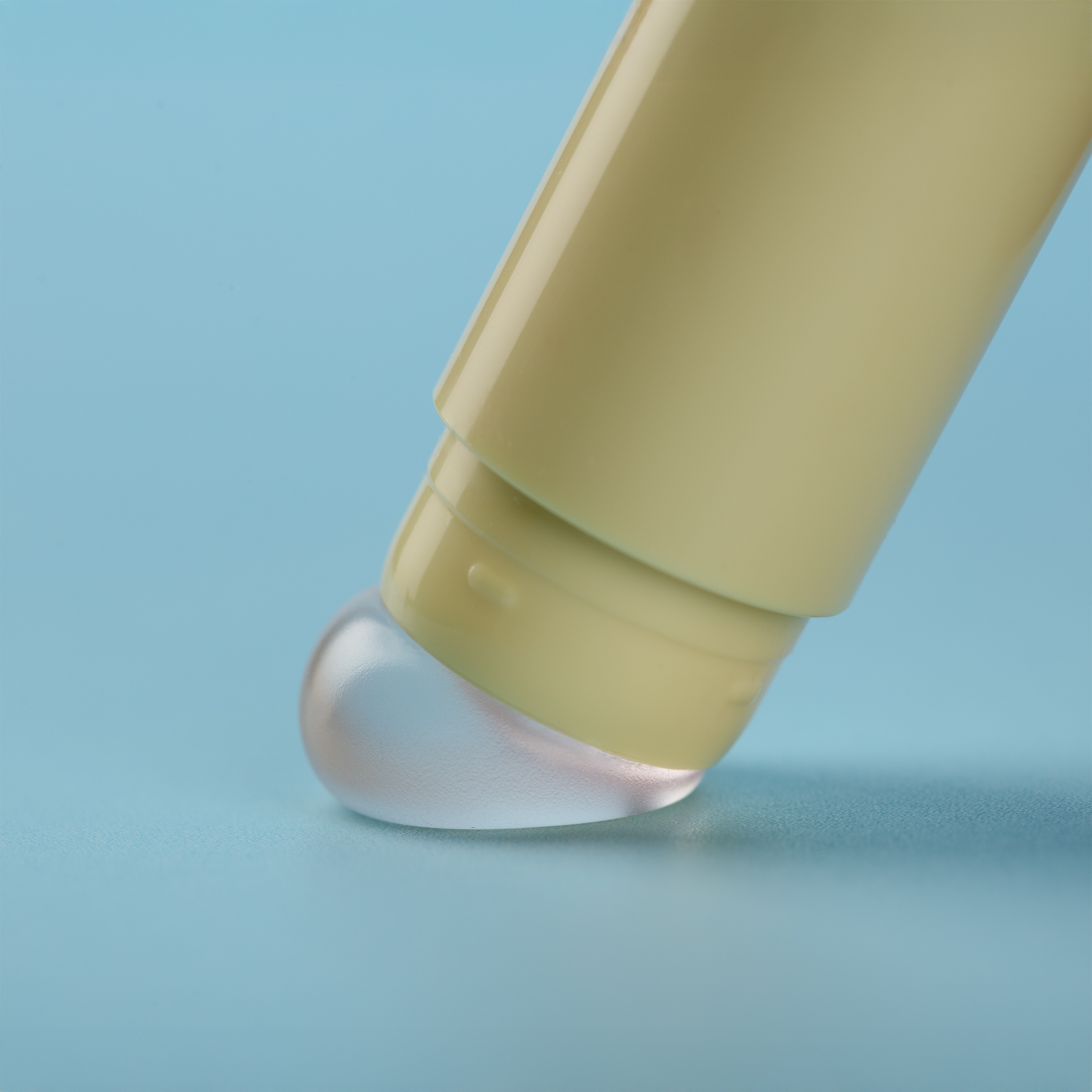 &ldquo;ICONS America showcased our newest range of packaging including our duo-end slant tip lipstick, our duo-end pencil and our slimline wand pack, each incorporating a &lsquo;pillow&rsquo; tip applicator that delivers a blurring effect, merging functionality with fun,&rdquo; says Sue Nichols, Group CEO, ICONS America.