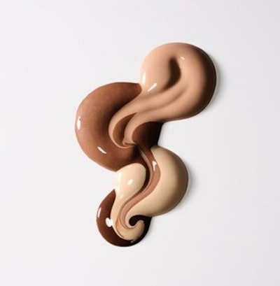 The serum-foundation conducted clinical trials on 31 subjects aged 22-70. After 24 hours of wear, 100% agreed that the foundation lasted all day without setting powder.