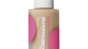 For its POREfessional Smoothing & Blurring Matte Foundation, Benefit chose the 30 ml frosted bottle with full rounded base and 20/400 neck and paired it with the AB226 pump with PEARL 175 actuator in white.