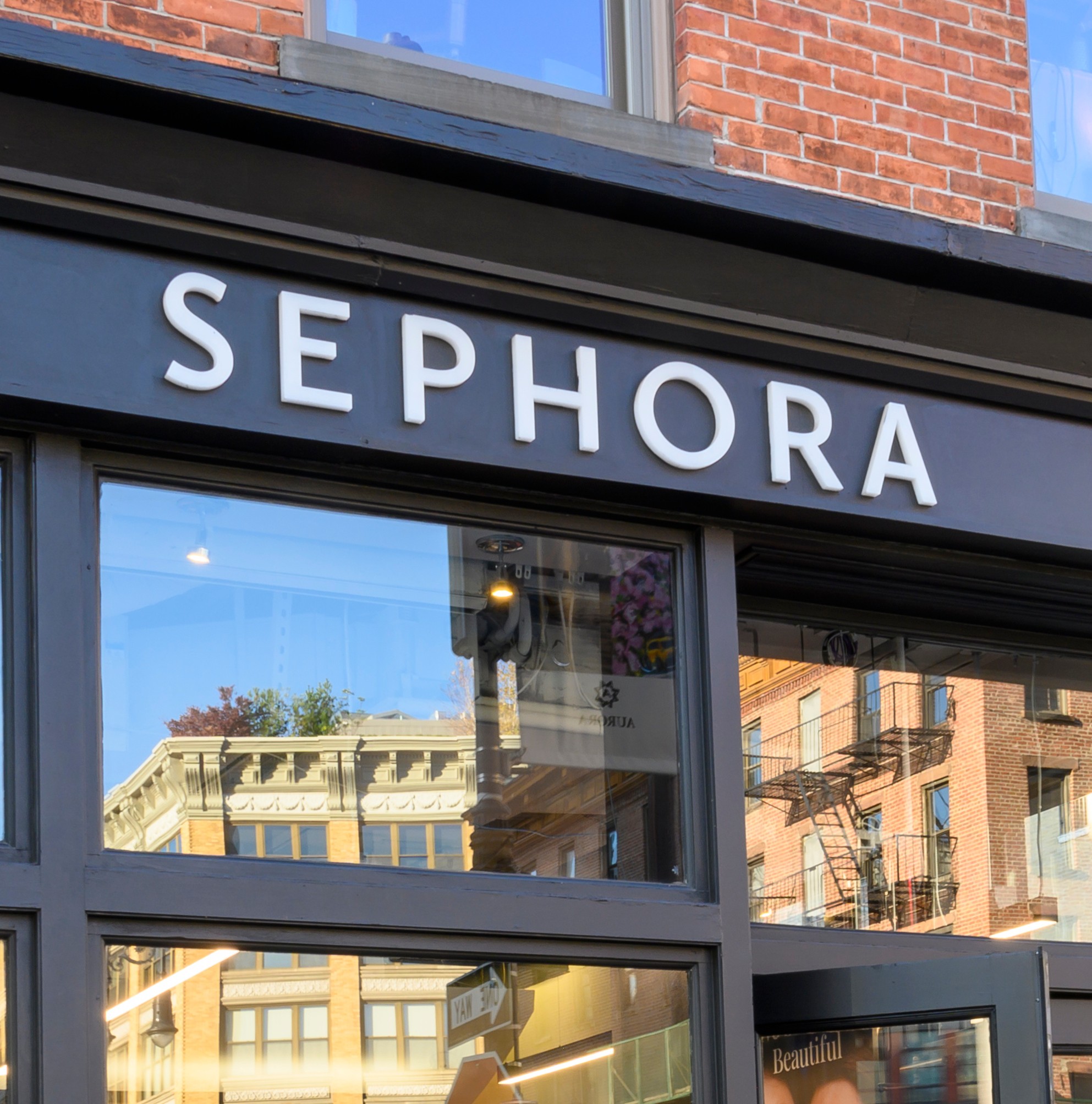 Successful brands demonstrated durability beyond initial launch windows through repeat purchase and cross-category adjacency.