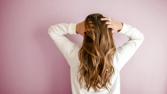 Tokiwa’s new hair portfolio includes a Hair Slick Gel designed to hold styles without traditional stiffness and a Powdery Finish Hair Mascara for portable gray coverage.