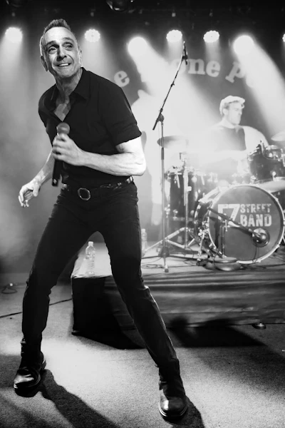 The evening will also feature a special performance by Hank Azaria and The EZ Street Band, adding a celebratory note to a cause-driven night dedicated to raising funds for the Foundation’s public education and prevention initiatives.