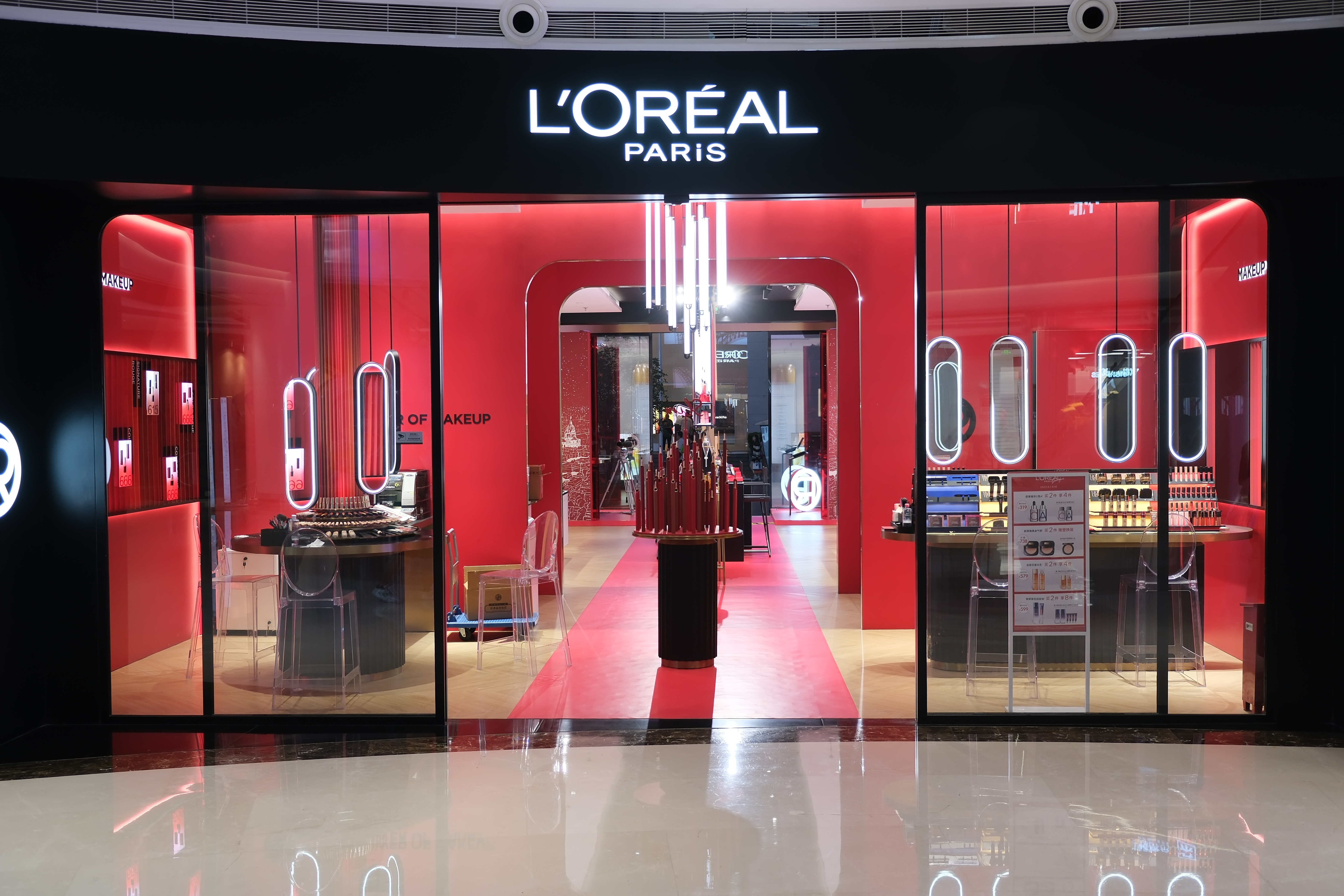 L&rsquo;Or&eacute;al is tightening its grip on luxury beauty with the completed acquisition of Kering Beaut&eacute;&mdash;bringing Creed into its orbit&mdash;and locking in 50-year fragrance and beauty licenses for Bottega Veneta and Balenciaga, with Gucci set to follow post-Coty.