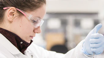 Qs Lab Technician 02(500x500) jpg