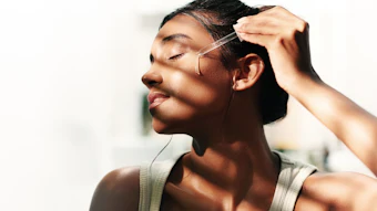 Engineered with excellent oil-thickening capabilities, USG-1012HC provides a dry, silky and mattifying skin feel that instantly softens the skin profile.