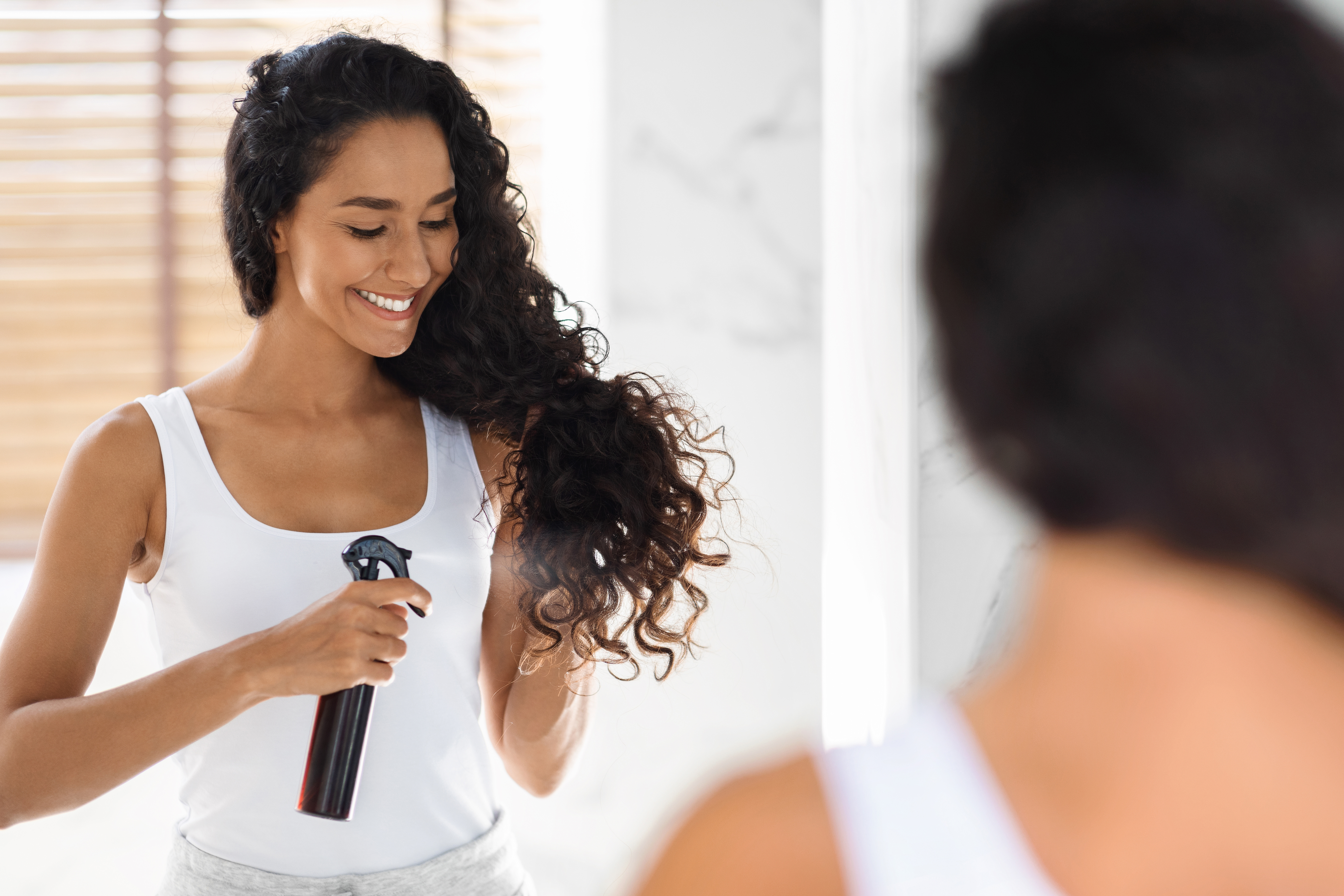 In studies on naturally curly and wavy hair, Liftilience immediately enhanced curl definition with effects persisting up to 8 hours after application.