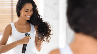 In studies on naturally curly and wavy hair, Liftilience immediately enhanced curl definition with effects persisting up to 8 hours after application.