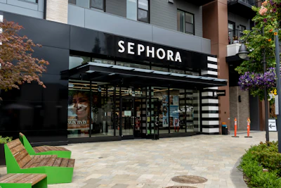 The report argues that Sephora and Ulta have become distinct AI citation ecosystems. Securing distribution across both retailers not only expands physical reach but also increases the likelihood of appearing in AI-generated recommendations.