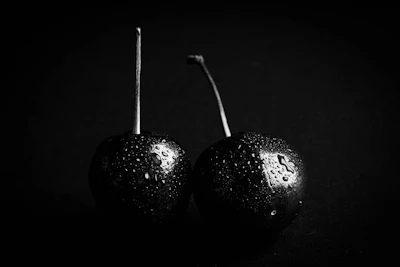 Olfactively, Cerezoate delivers a vibrant, juicy, ethereal fruit profile centered on natural black cherry, extended by facets of pineapple, apple, blueberry and strawberry.
