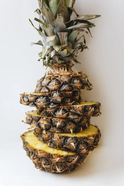 O’Laughlin’s juicy pineapple flavor (tropical ester) was designed around a ripe fruit core with a soft, sweet finish, delivering a bright, candy-like pineapple character tailored for tropical beverages and syrups.